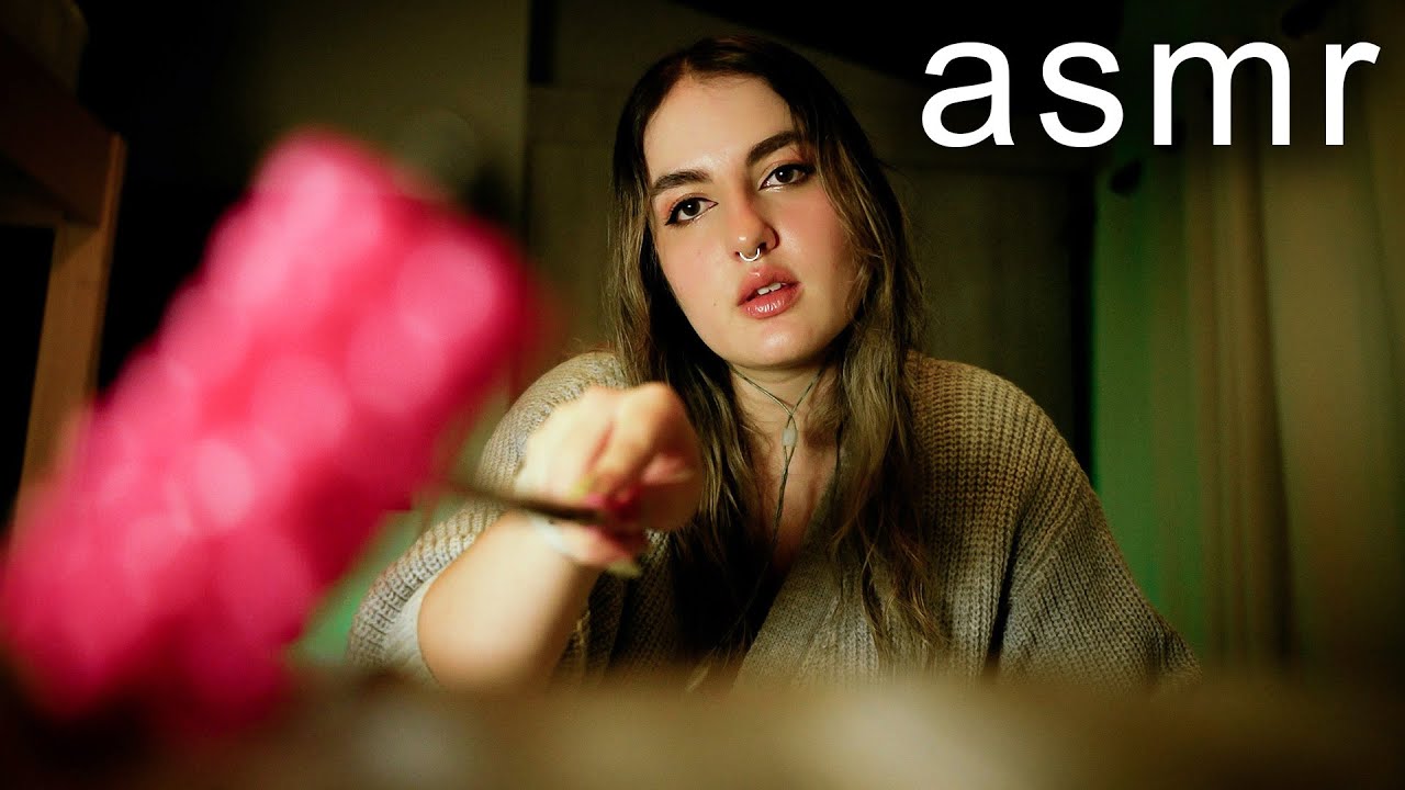 asmr MASAJES Y COSQUILLAS en tu CAMITA (atención personal) ale asmr