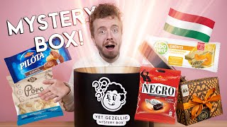 Hongaarse SNACKS MYSTERY BOX Proberen van KIJKER! 🍫🇭🇺🍪 | Vet Gezellig: Eten