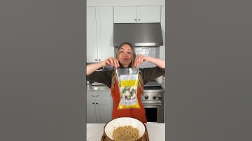 10-MINUTE TRADER JOE’S LUNCH FOR 2 ✨🥗 #SHORTS #shortsrecipe jazz up the salad kit and make a MEAL!