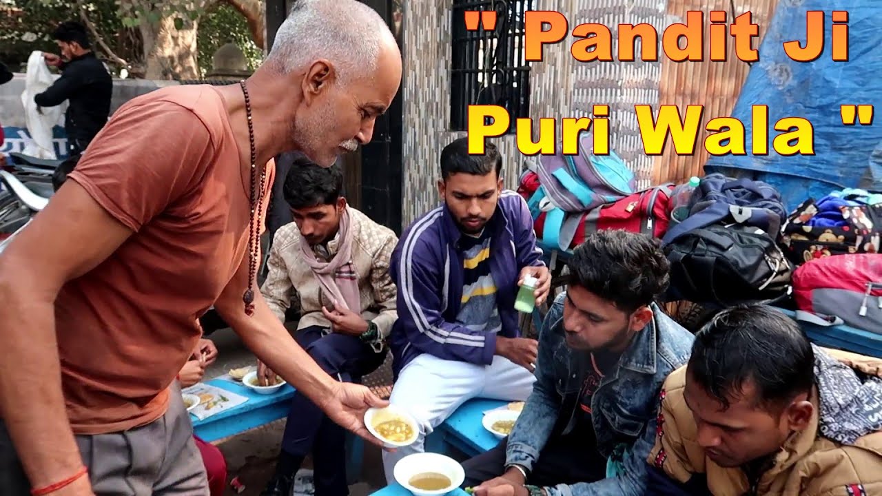 Hard Working Popular " Pandit Ji Puri Wala " | Price 6 Piece 20 Rs/ | Kanpur Street Food | Indian Food Loves You