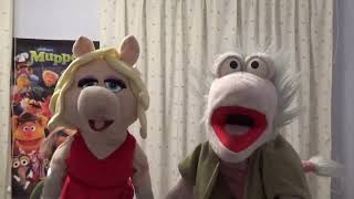 Miss Piggy and Mokey sing Never Wanted to Be That Girl