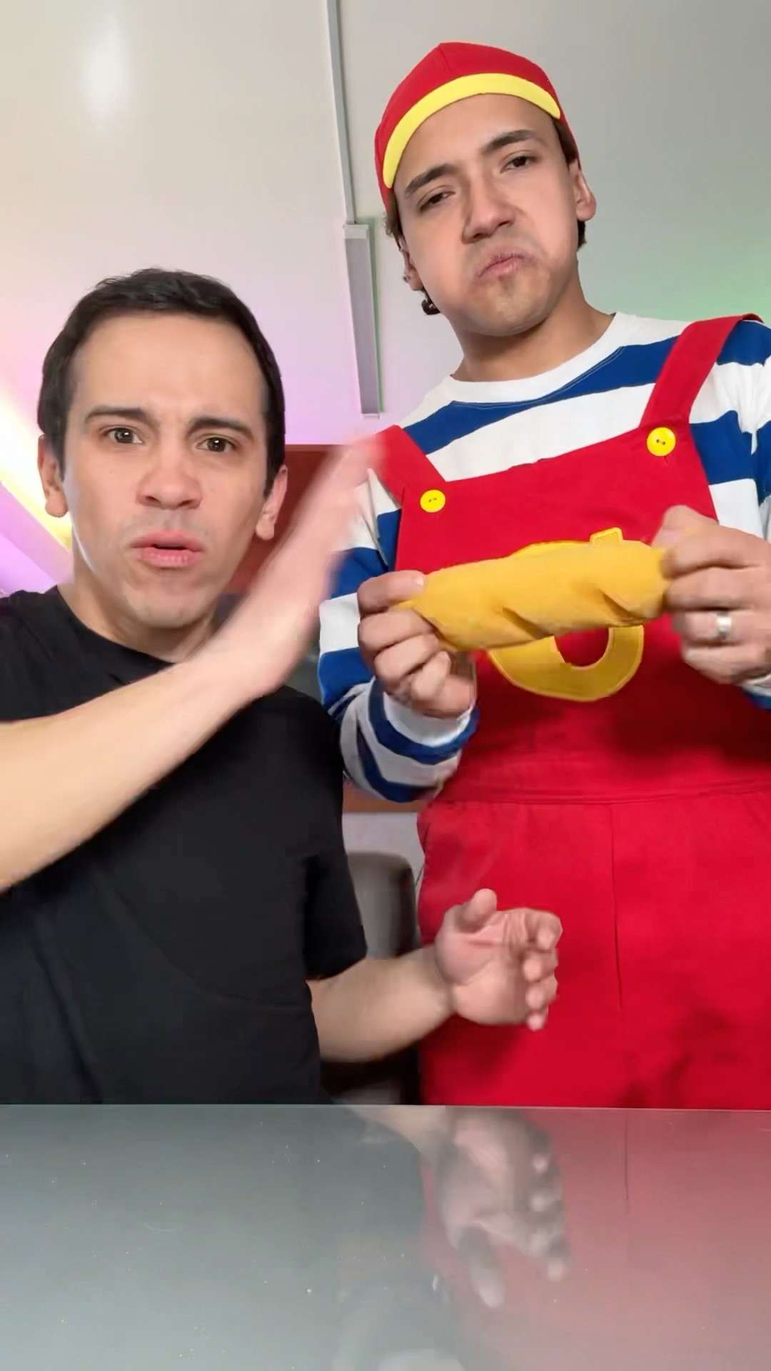 Cachetes Desmiente mi Magia ? ​⁠@Tuestaok #magia #comedia #palomaresmagic