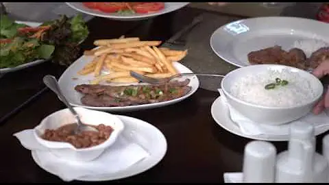 Como escrever correto garçom?