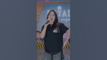 DINDA TERATU FEAT SISKA AMANDA - NGERTENONO ATI ( Official Live Video Royal Music ) #liriklagu