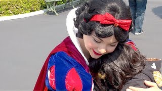 [Cute] Snow White goes back from greeting (Tokyo Disneyland)