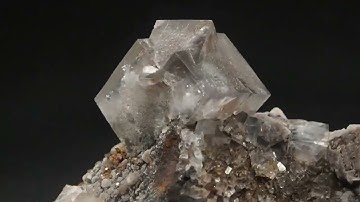 262 Fluorit UV Calcit UV ca 9x7x6 cm Cement Quarry Weardale GB