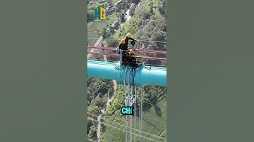 Người công nhân ăn vội bữa cơm trên dây điện cao hàng trăm mét #nhàlắpghép  #côngnhân #xâydựng