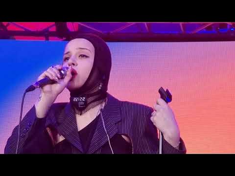 Виртуалды қыздардан бір қызды сиқытып жіберейін