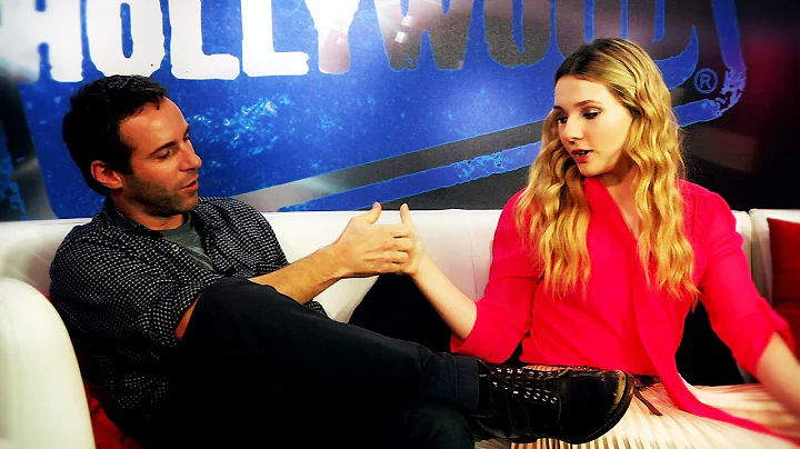 Abigail Breslin & Alessandro Nivola Declare a Thum...