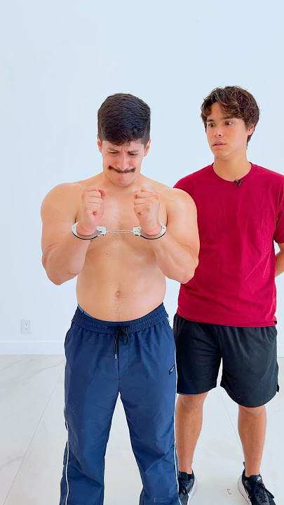Strongest Man vs Strongest Handcuffs