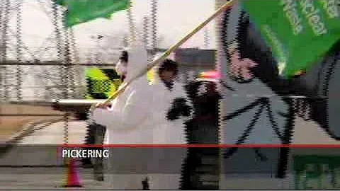 Greenpeace blocks Pickering Nuclear Station - RCI - 031209