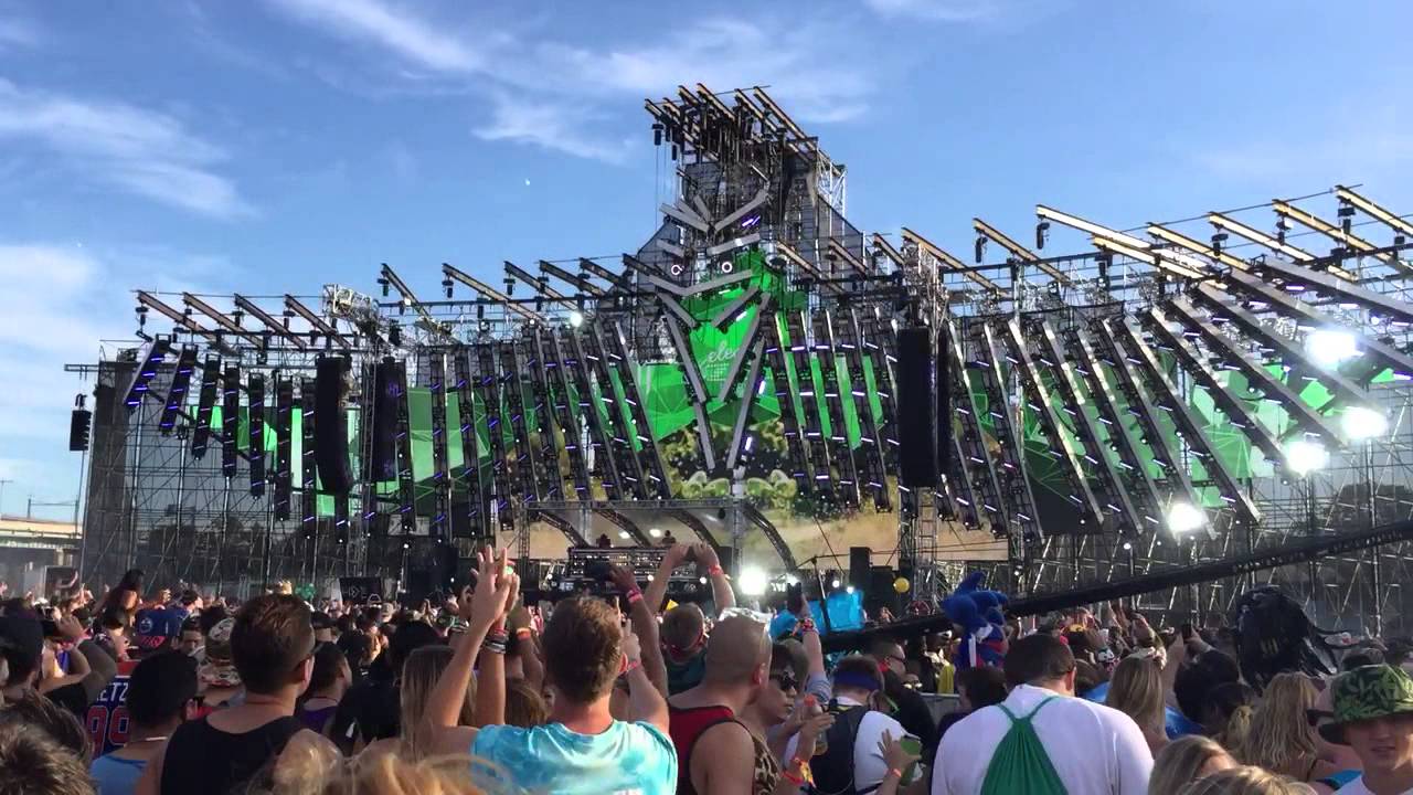 Electric Zoo 2015: Intro (Oliver Heldens Set)