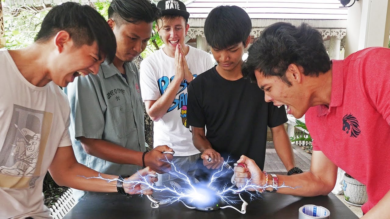 ช้าโดนช็อต!!! ของเล่นเด็กที่ผู้ใหญ่ยังต้องร้อง!!