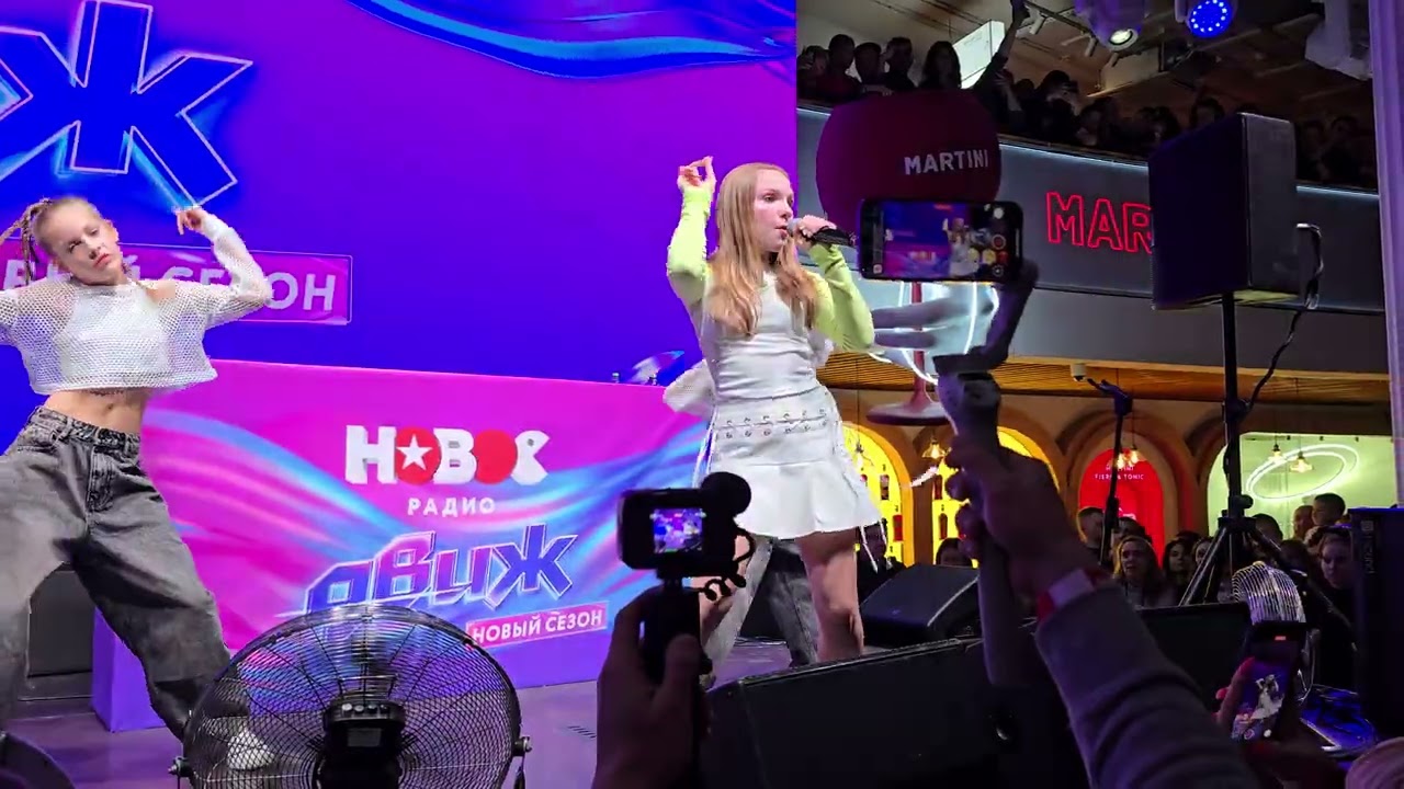 Betsy - Симпл димпл, поп ит, сквиш | Новое Радио ДВИЖ в Депо ТРИ Вокзала | 7.11.2025