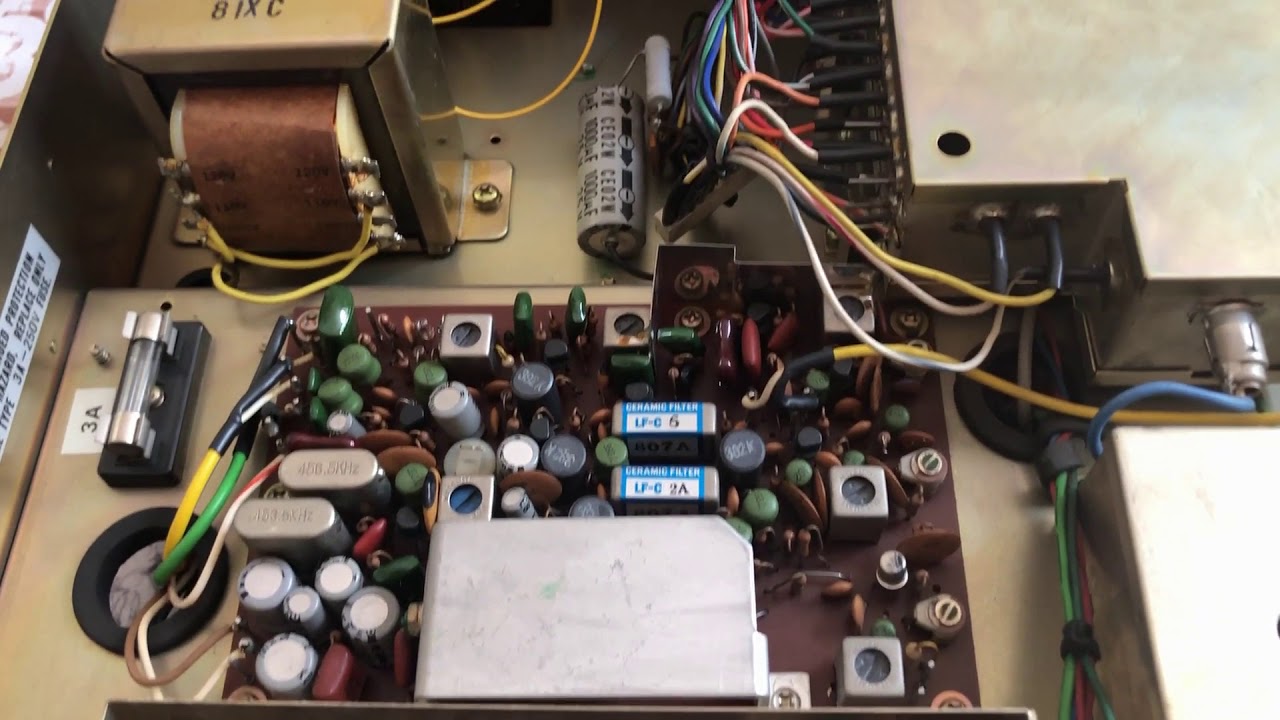 Inside the Yaesu FRG-7000 - YouTube