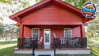 August Schmidt Fredericksburg Cottage with Hot Tub | United States 🏨