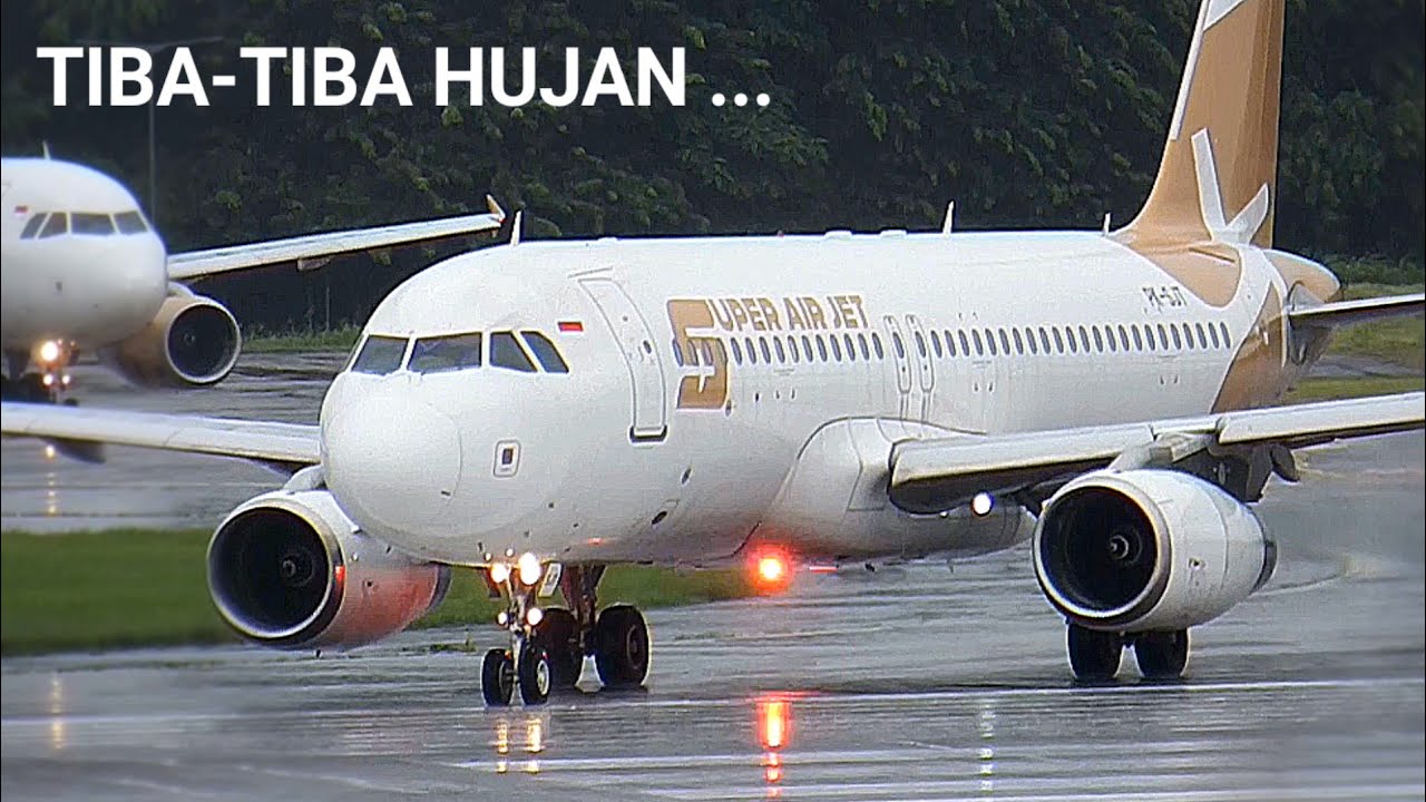 Tiba-tiba Hujan Deras Turun Di Bandara Soekarno-Hatta Jakarta