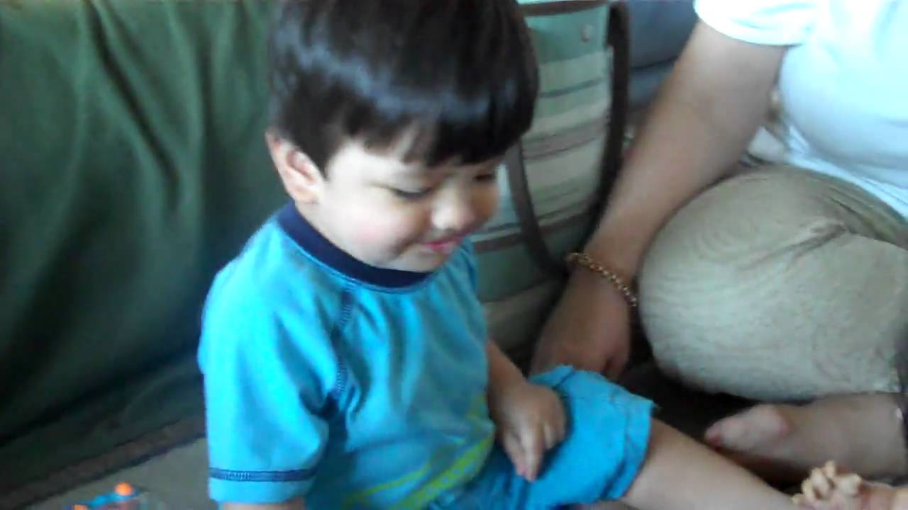 Feeding therapy - YouTube