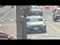 北市敦化南路轎車疑搶快左轉 騎士遭撞噴飛重傷
