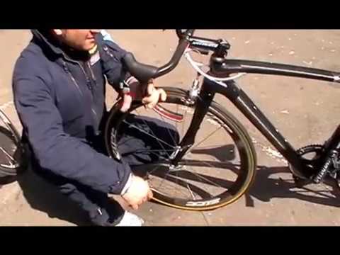 Assembling the Specialized Roubaix for Alberto Contador... with subtitles