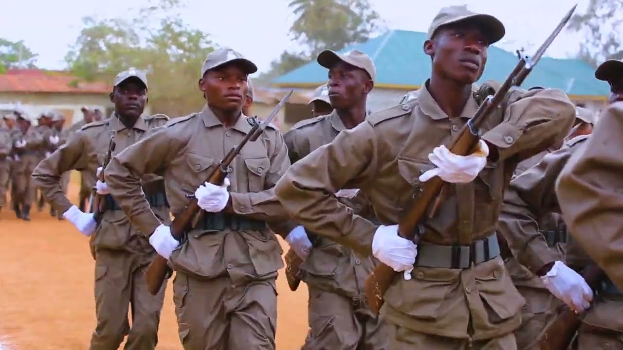 MAZOEZI MAZITO NA GWALIDE LA JESHI LA AKIBA (MGAMBO) LILIVYONOGESHA SHEREHE ZA KUFUNGA MAFUNZO