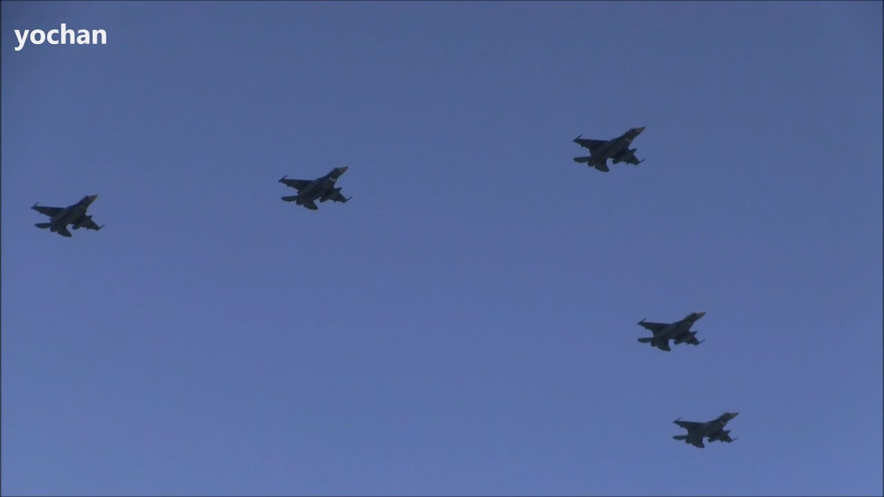 Mitsubishi F-2 Multirole combat aircraft (Five planes) Formation Flight.Air Review