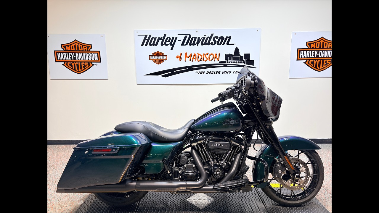 2021 FLHXS Harley-Davidson® Street Glide® Special Snake Venom