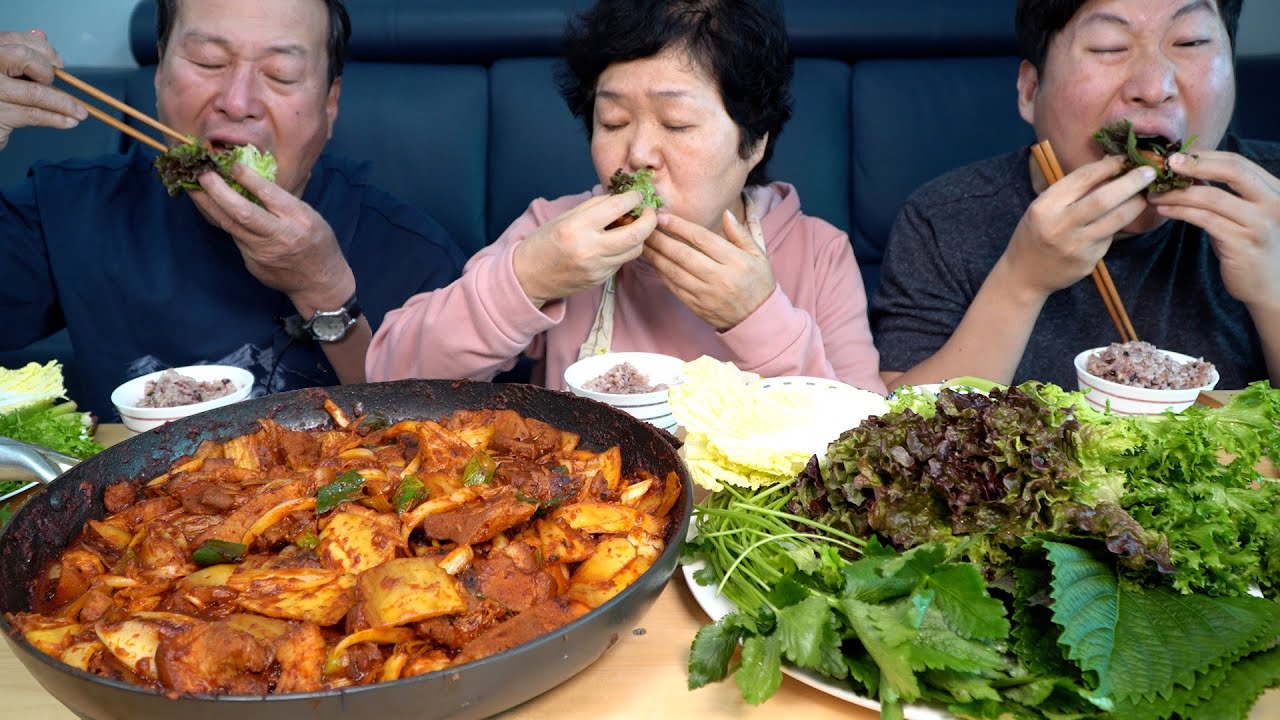 돼지고기 앞다리살과 묵은지로 맛있는 두루치기! 쌈채소까지~ (Stir-fried Pork with Kimchi) 요리&먹방!! – Mukbang eating show | ข้อมูลรายละเอียดมากที่สุดเกี่ยวกับอาหาร เกาหลี