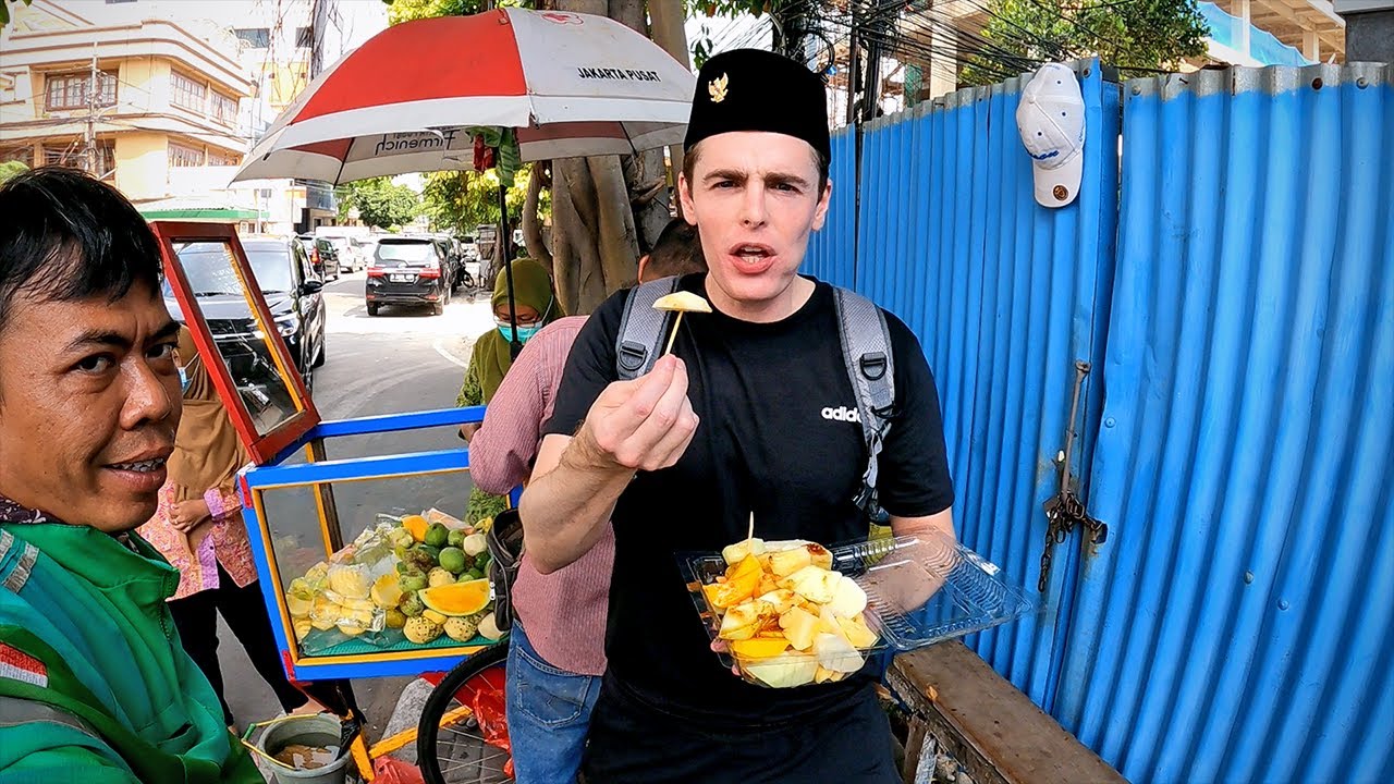 $1 Rujak on the Streets of Jakarta 🇮🇩