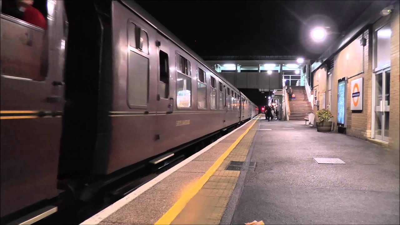 (HD) BR Black 5s 44781 & 45407 arrive and depart Kensington Olympia on 1Z84.