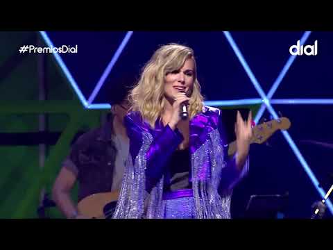 Edurne - Fresas & Champán (directo en Premios Cadena Dial)