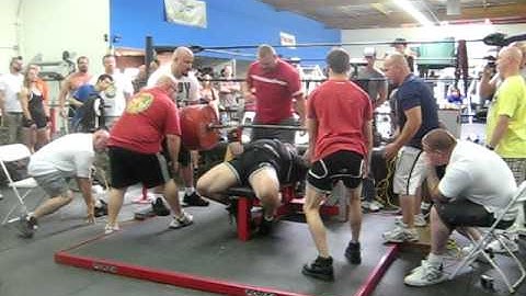 Scot Mendelson lifts 992 lbs. Xert Nutrition - Angle 2