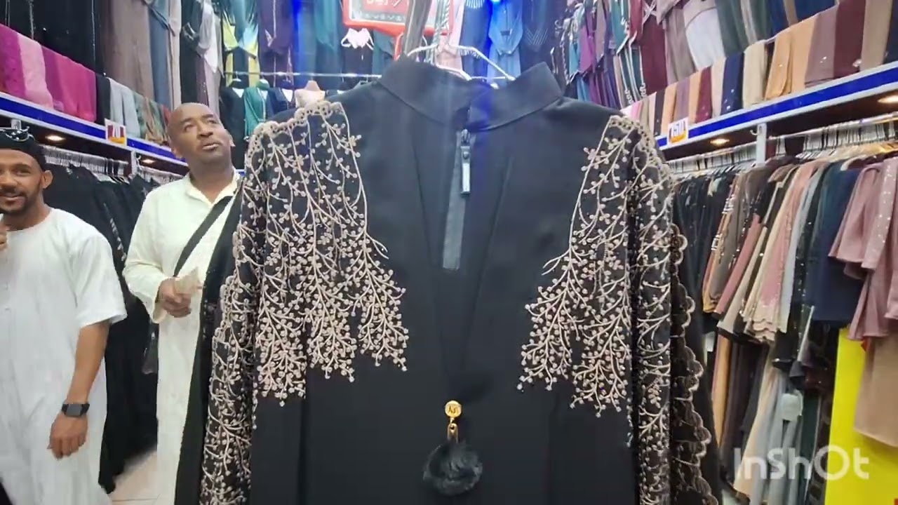 جولة فمحل عبايات راقية بسوق العتيبية والسعر مناااسب المكان قرب مكة 🤲 🥰