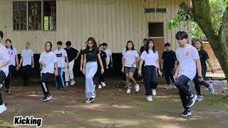 A Dance Choreography using the basic skills of football (PE) MSU-MSAT