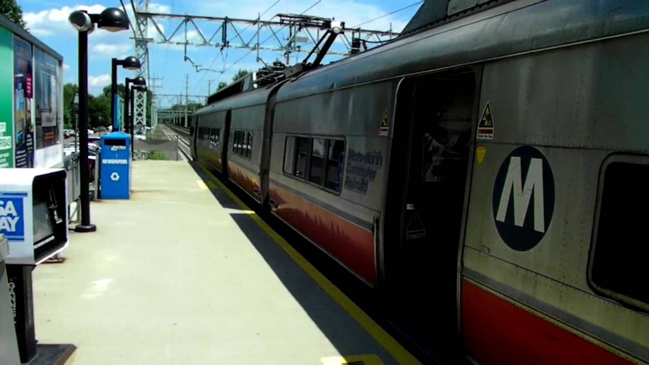 mncrr-new-haven-line-grand-central-bound-train-at-old-greenwich-hd