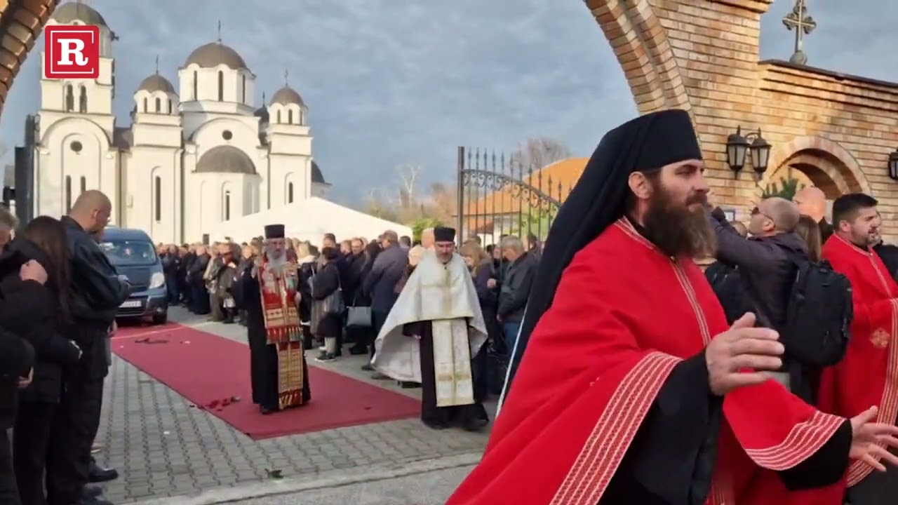 Krenula povorka na sahrani Dragana Markovića Palme