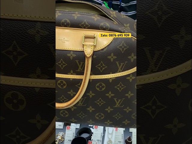 Túi xách tay, túi du lịch Louis Vuitton siêu đẹp.