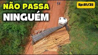 Carreta Tombou. Ninguém Passa.