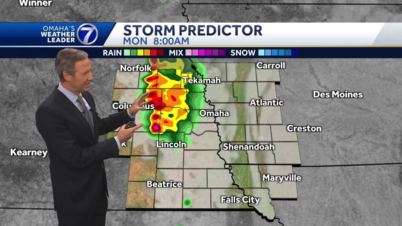 Rain chance early Monday for Omaha - YouTube
