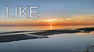 1 Hour of Fascinating Sunset over the Beach with Calming Waves and Seagulls Sounds (4K)