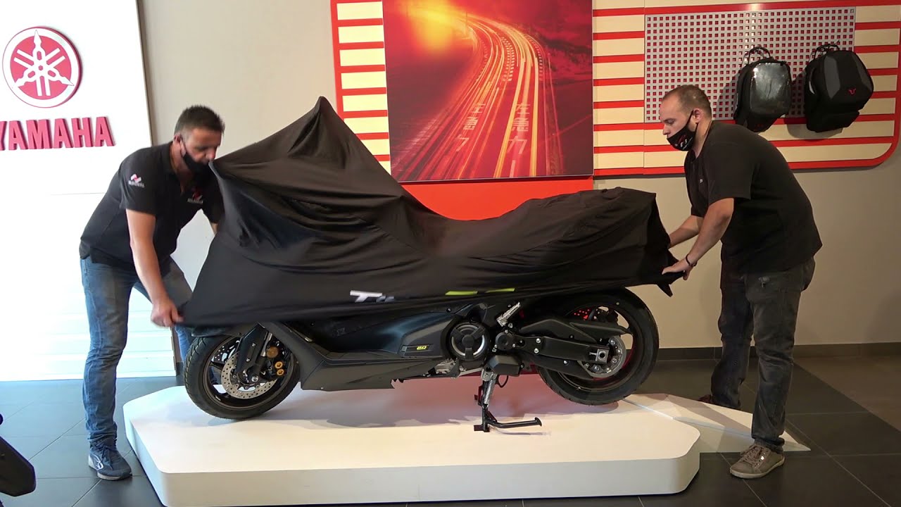 unboxing YAMAHA TMAX 560 - 20th anniversary (special model)