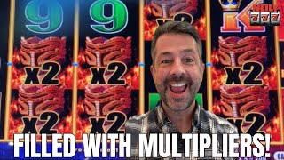 THIS HARDLY EVER HAPPENS! I got ALL THE MULTIPLIERS on Lightning Link Slot Machine! HUGE WIN!