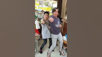 Thumbnail of MiawAug Goyang Nasi Padang!!