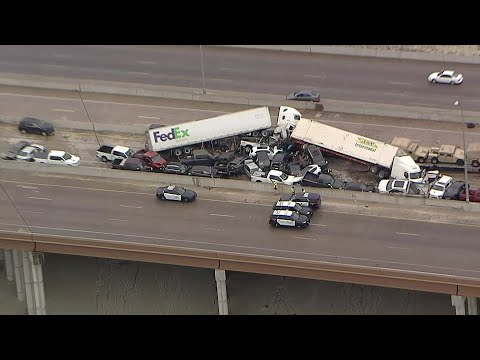 At least 5 killed in massive pileup in Fort Worth