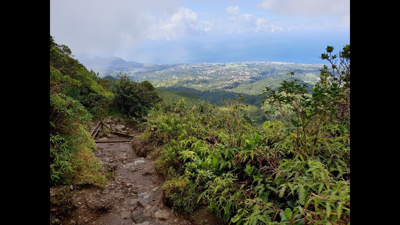 Guadeloupe - Hiking the La Soufriere Volcano (4K)