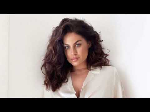 Hanna Maria Wilperath is an American curvy, plus-size, fashion model
