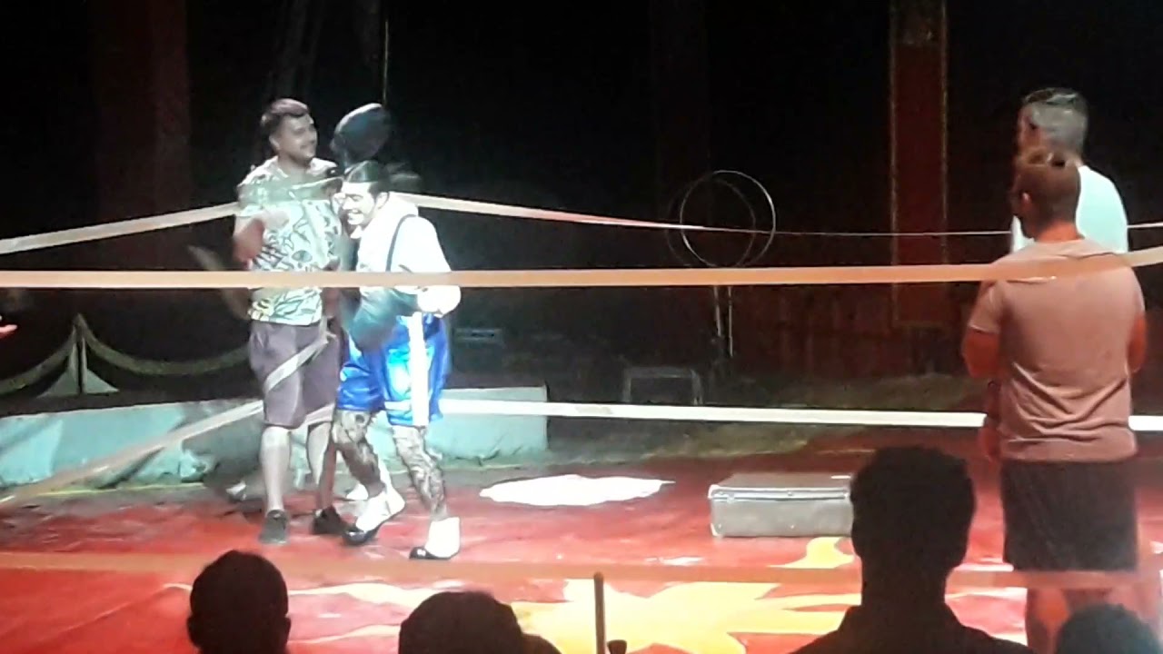 Cirkus Humberto,  představení LEGENDY,  4. část,  Klaun v ringu