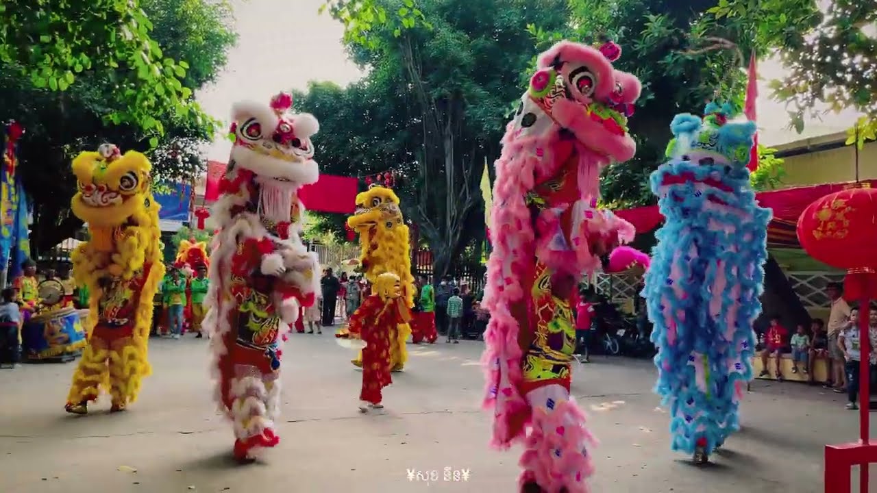 ក្រុមម៉ុងសាយជុង យុីថាង មកសម្តែងនាគនៅវិហារ ប៉ស៊ែតាខ្មៅ Chinese New Year Cambodia Lion dance.  Part 4