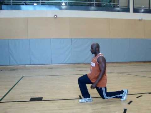 FRONT LUNGE TO REVERSE LUNGE