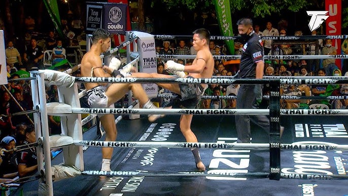 Dadam, onam va men porno, seksual oila, onlayn tomosha qilamiz Bir tombul yigit va ikkita qora yigit